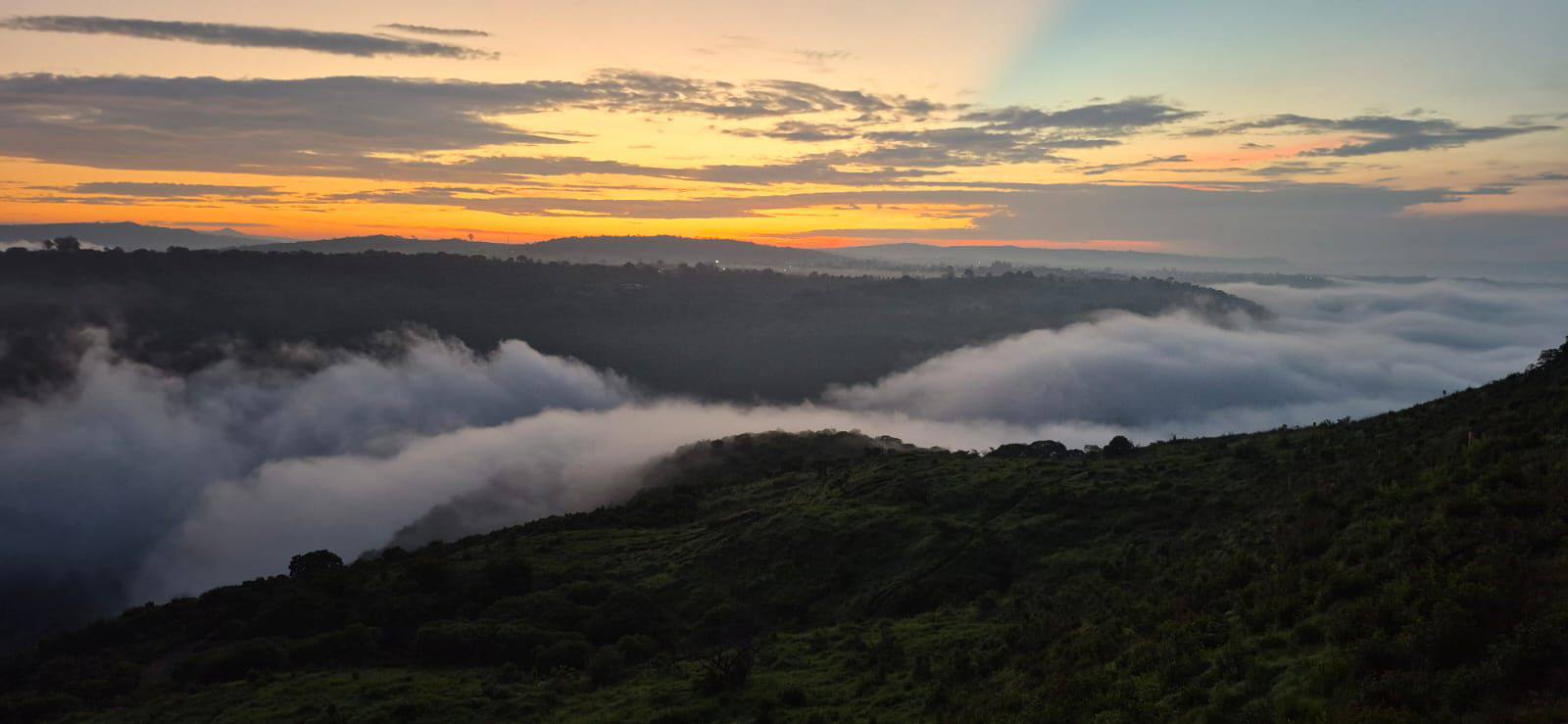 Vista panorámica del paisaje natural circundante (2)