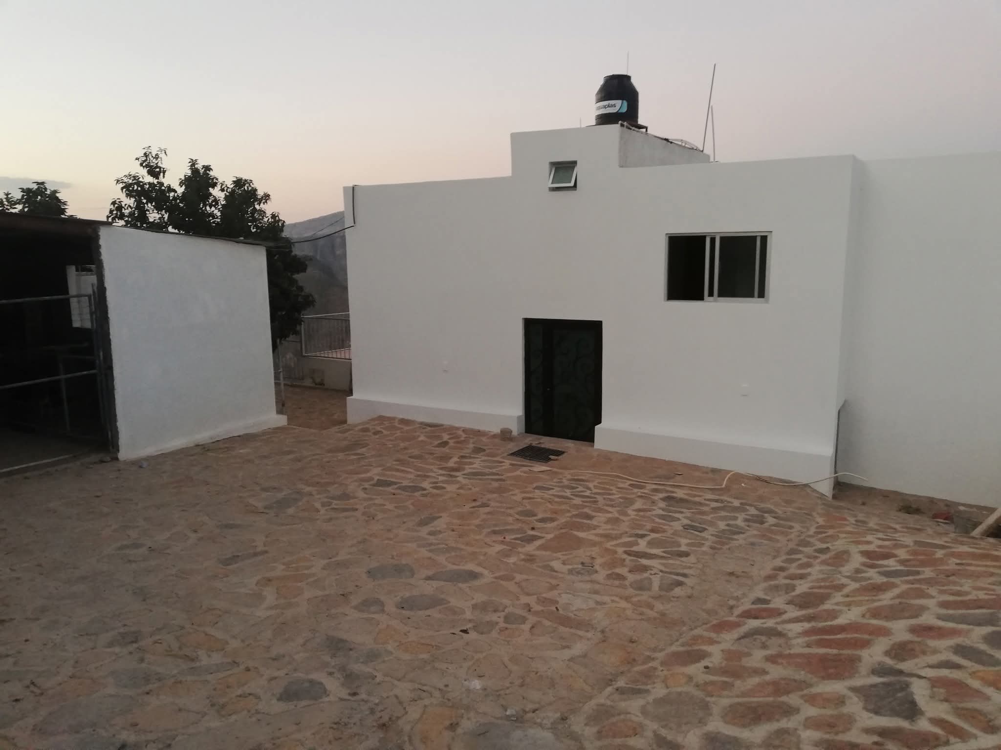 Vista general del exterior de la propiedad